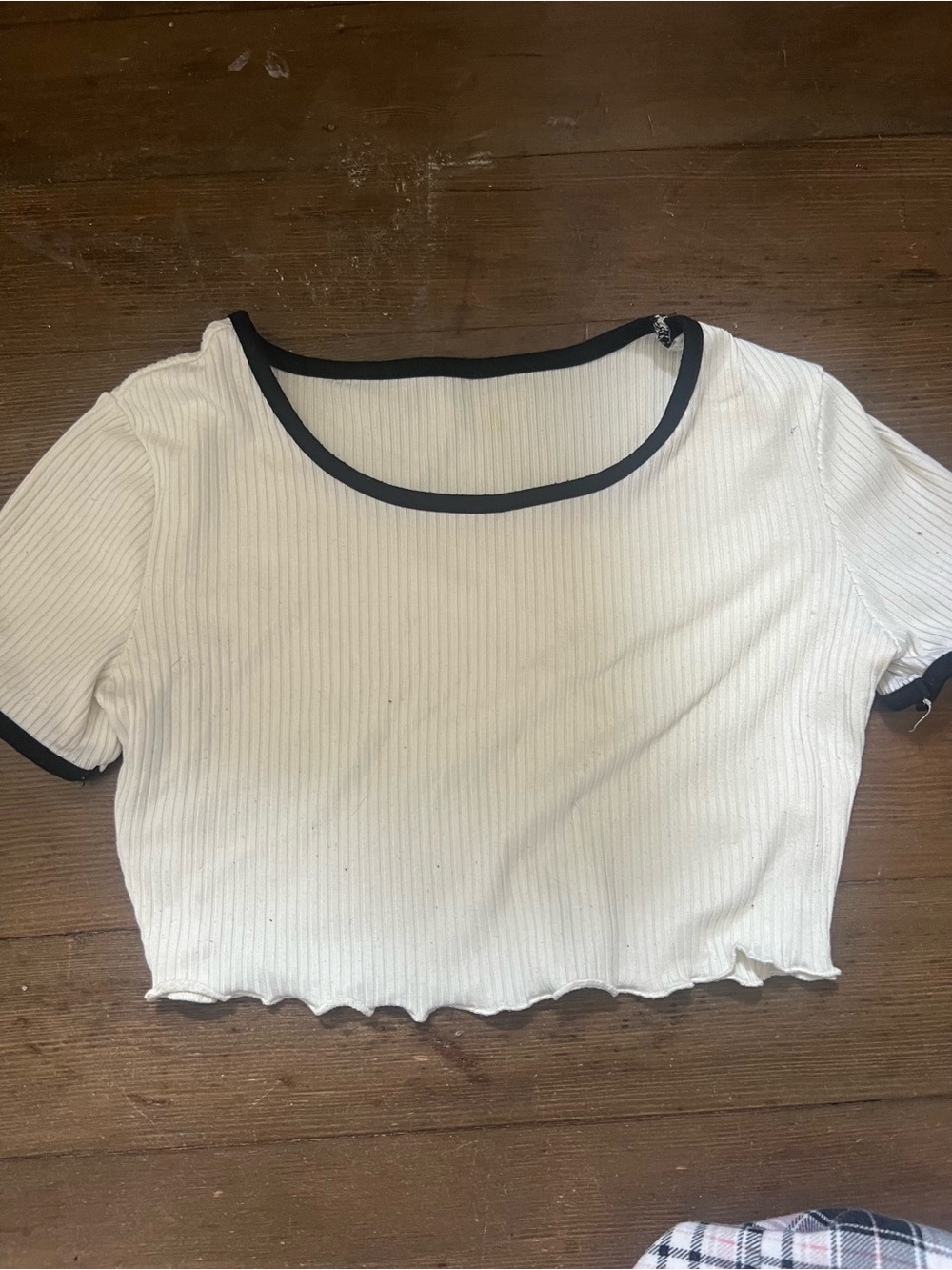 Cropped Ribbed Contrast Trim Tee - White with Black Trim